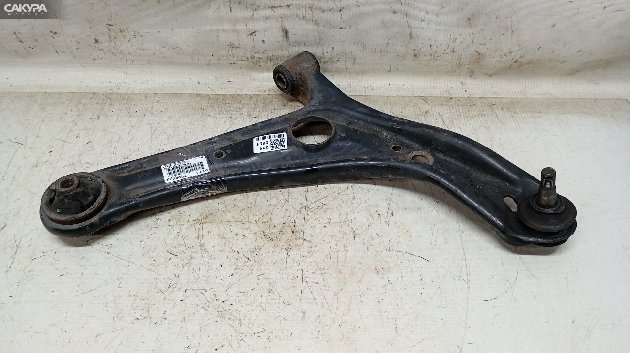 Рычаг подвески передний правый Toyota Vitz SCP10 1SZ-FE: купить в Сакура Красноярск.