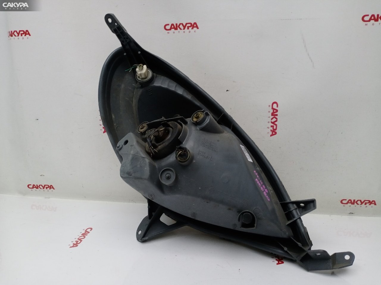 Фара левая Toyota Funcargo NCP20 2NZ-FE 52-024: купить в Сакура Красноярск.