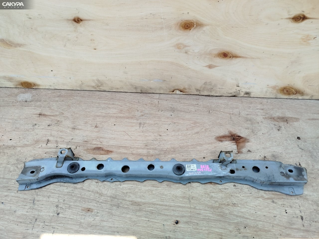 Рамка радиатора нижняя Nissan March AK12 CR12DE: купить в Сакура Красноярск.