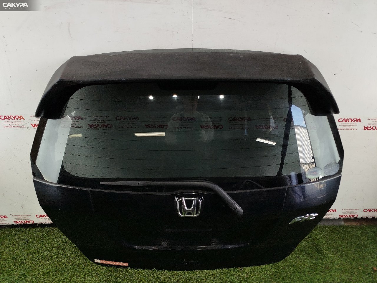 Дверь багажника Honda FIT GD1 L13A: купить в Сакура Красноярск.