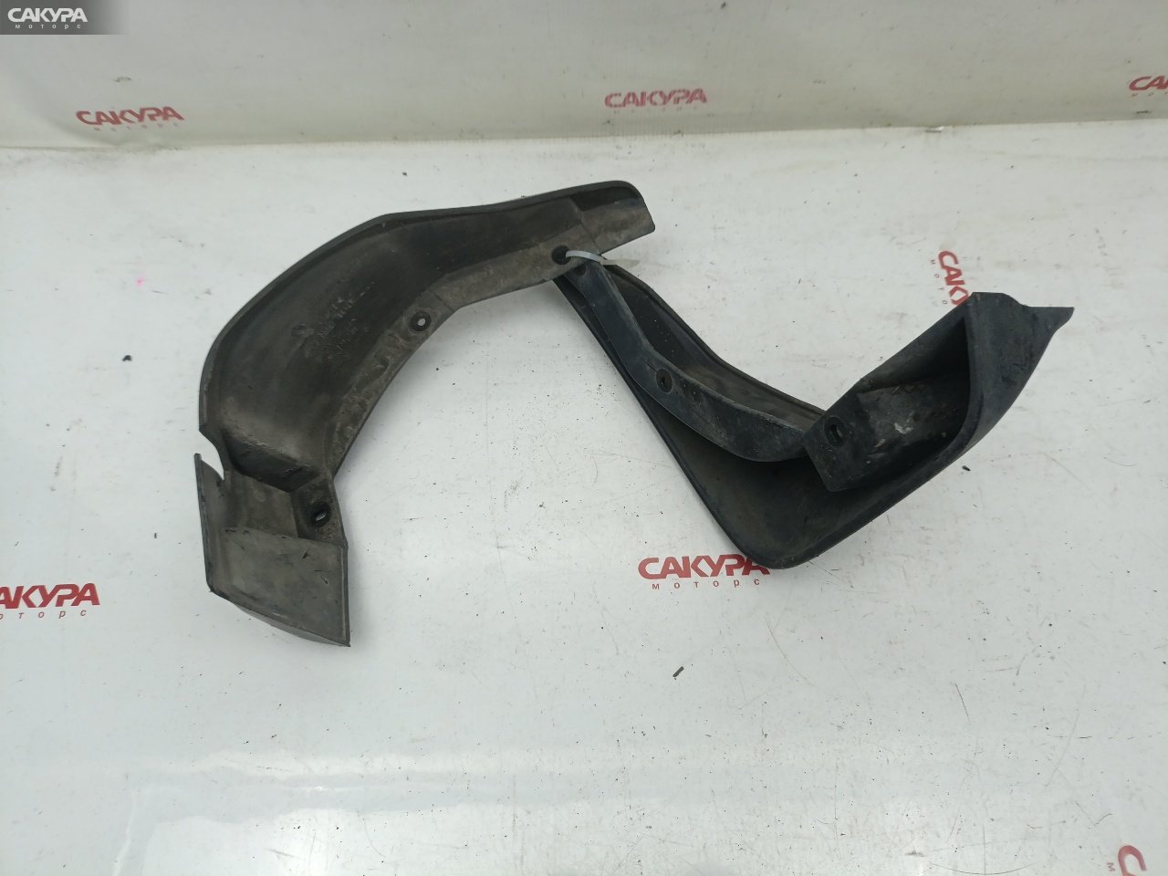 Брызговик передний Honda FIT GD1 L13A: купить в Сакура Красноярск.