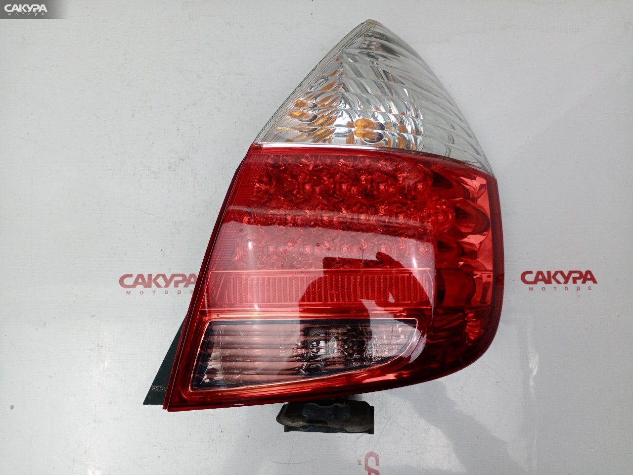 Фонарь стоп-сигнала правый Honda FIT GD1 L13A 4995: купить в Сакура Красноярск.