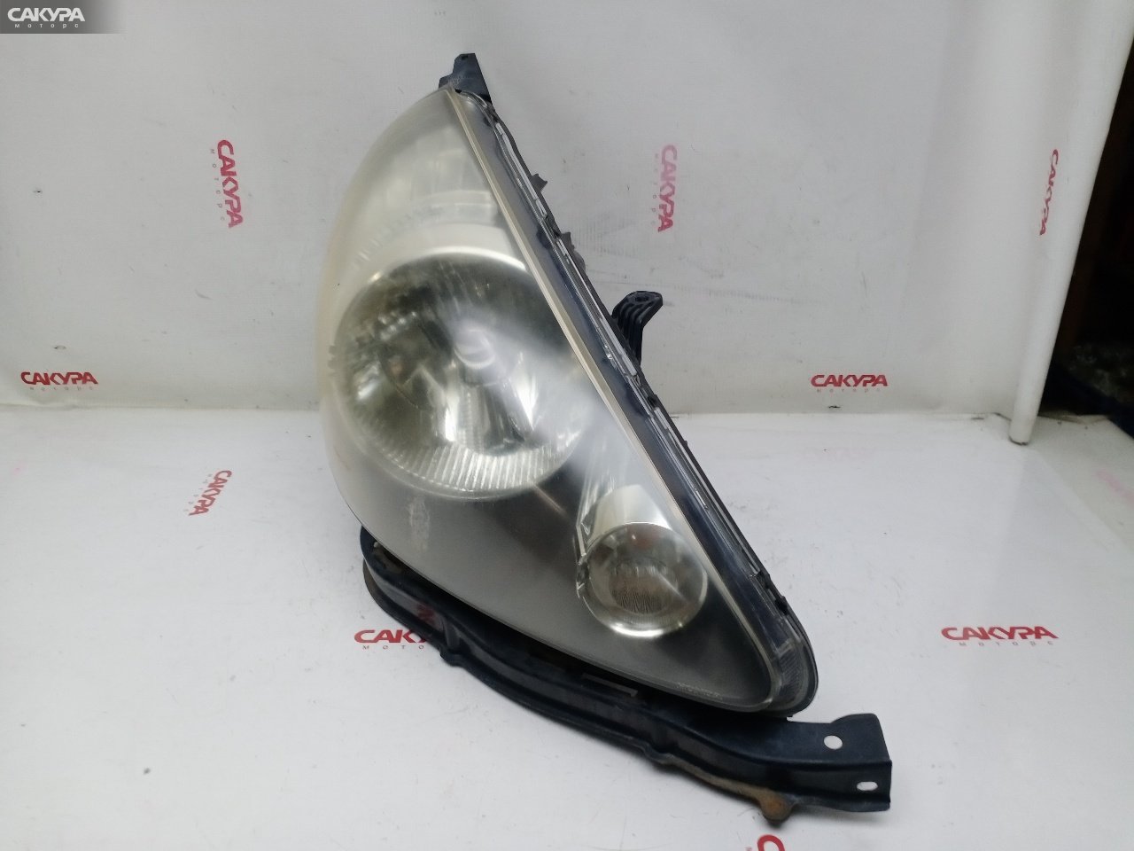 Фара правая Honda FIT GD1 L13A P4945: купить в Сакура Красноярск.