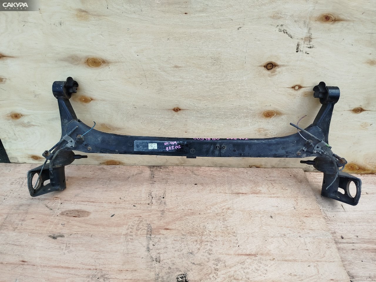 Балка поперечная задняя Toyota Corolla Axio ZRE142 2ZR-FE: купить в Сакура Красноярск.