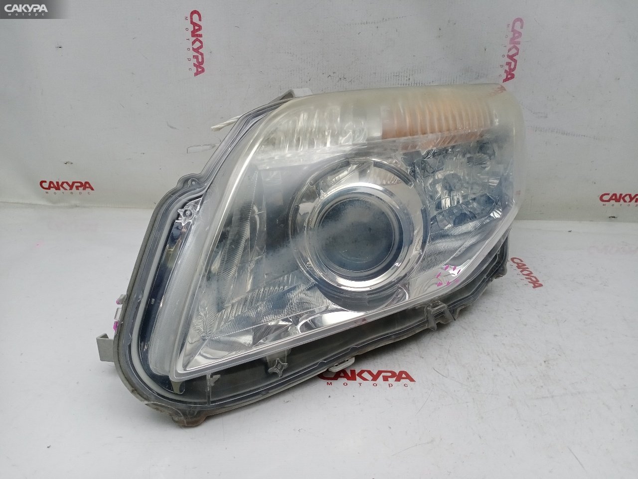 Фара левая Toyota Corolla Axio ZRE142 2ZR-FE 12-526: купить в Сакура Красноярск.