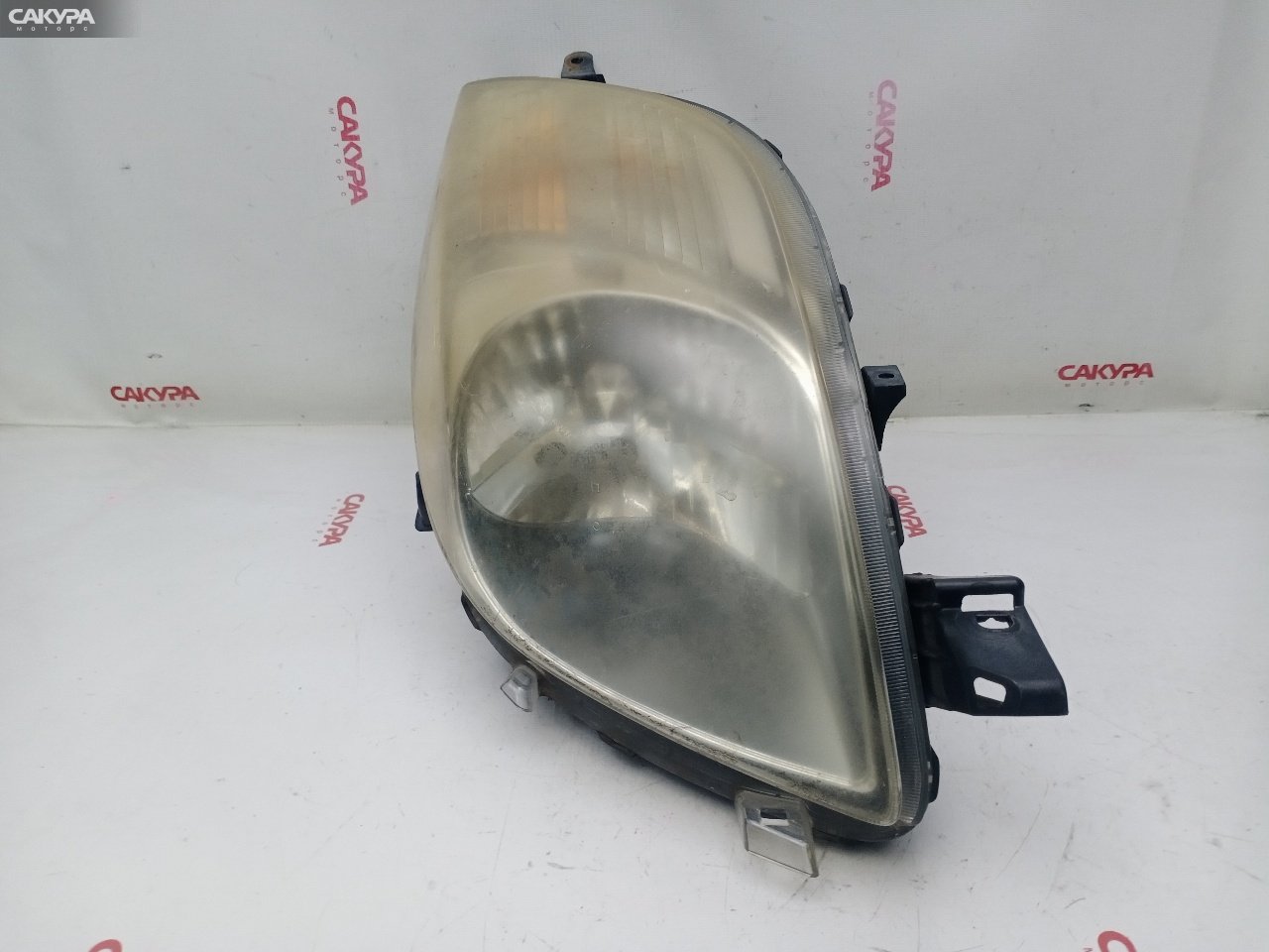 Фара правая Toyota Vitz KSP90 1KR-FE 52-170: купить в Сакура Красноярск.
