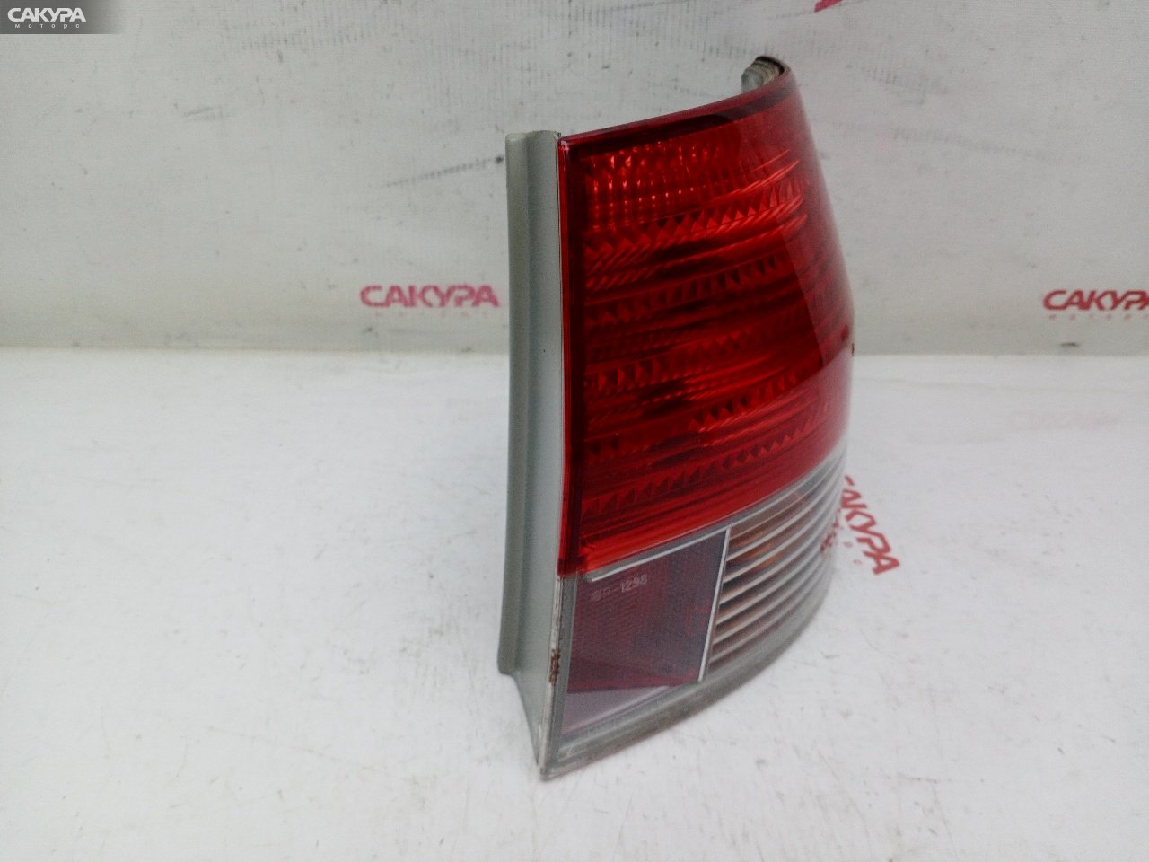 Фонарь стоп-сигнала правый Toyota Vista Ardeo ZZV50G 1ZZ-FE 32-170: купить в Сакура Красноярск.