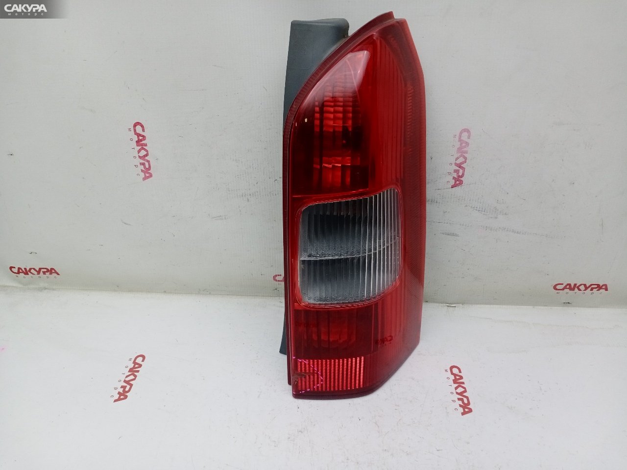 Фонарь стоп-сигнала правый Toyota Probox NCP51V 1NZ-FE 52-078: купить в Сакура Красноярск.