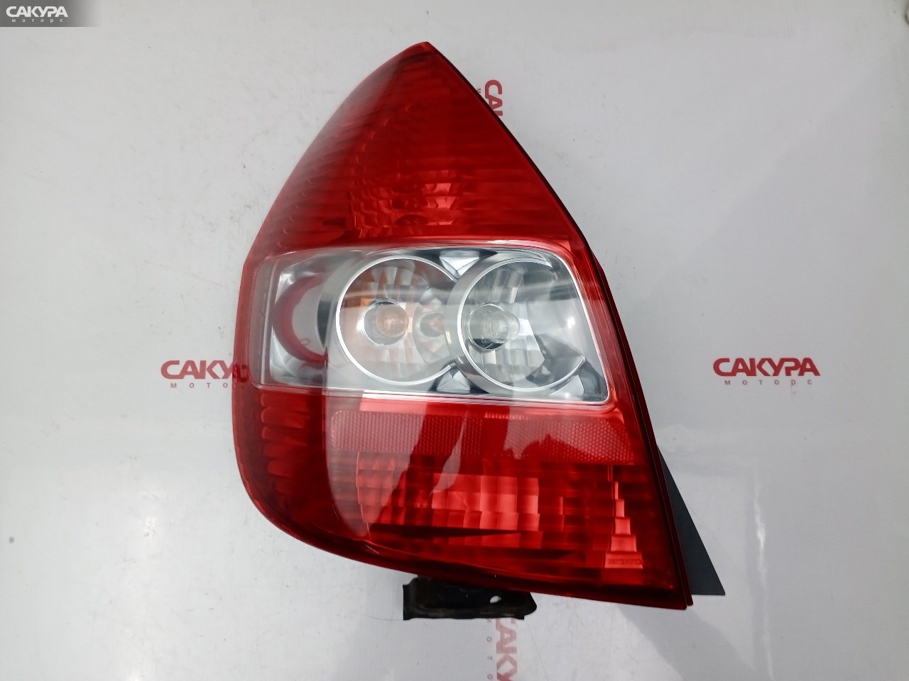 Фонарь стоп-сигнала левый Honda FIT GD1 L13A 4949: купить в Сакура Красноярск.