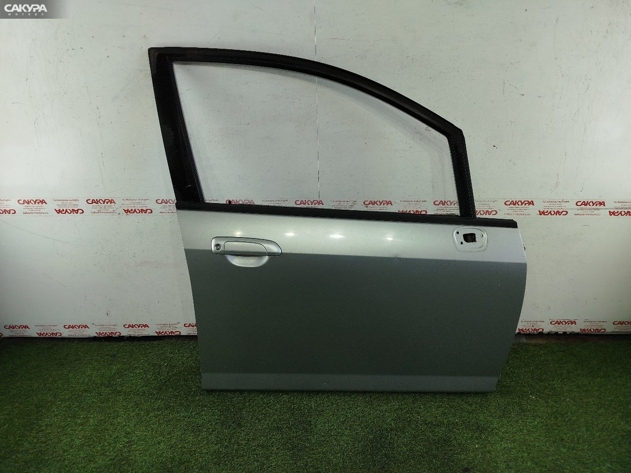 Дверь боковая передняя правая Honda FIT GD1 L13A: купить в Сакура Красноярск.