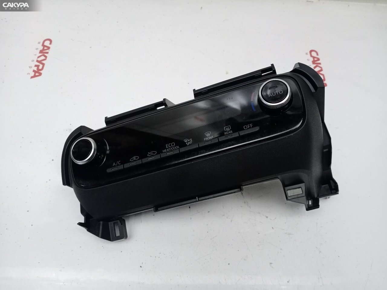 Блок управления климат-контролем Toyota Yaris MXPA10 M15A-FKS: купить в Сакура Красноярск.