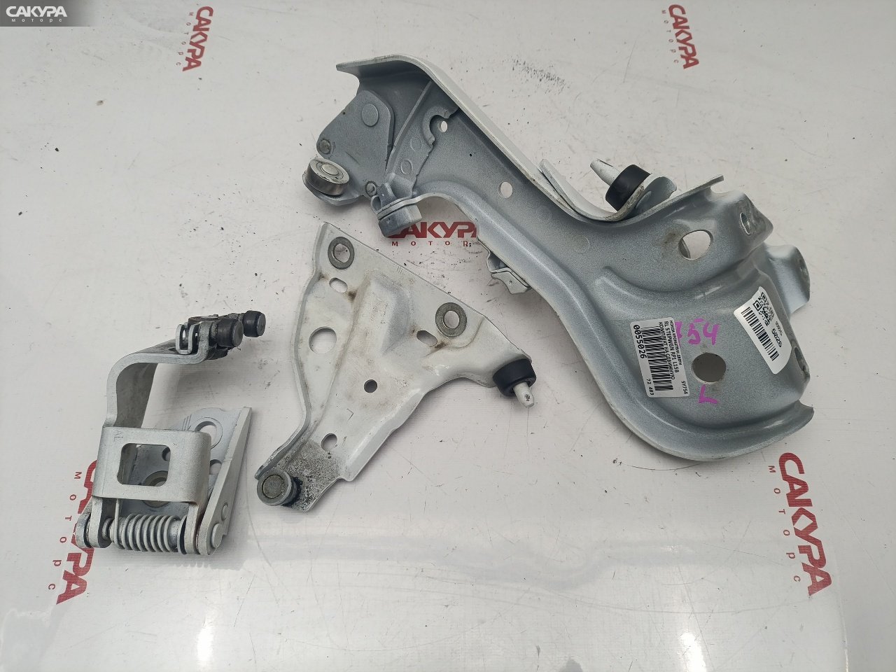 Кронштейн двери задний левый Honda Stepwgn RP1 L15B: купить в Сакура Красноярск.
