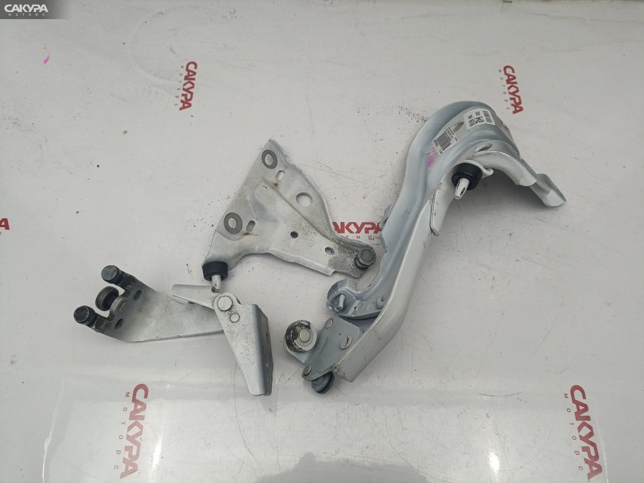 Кронштейн двери задний правый Honda Stepwgn RP1 L15B: купить в Сакура Красноярск.