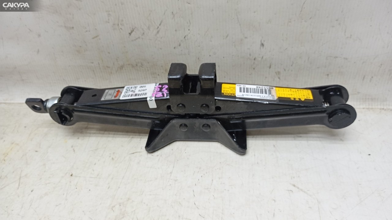 Домкрат Toyota Corolla Spacio NZE121N 1NZ-FE: купить в Сакура Красноярск.