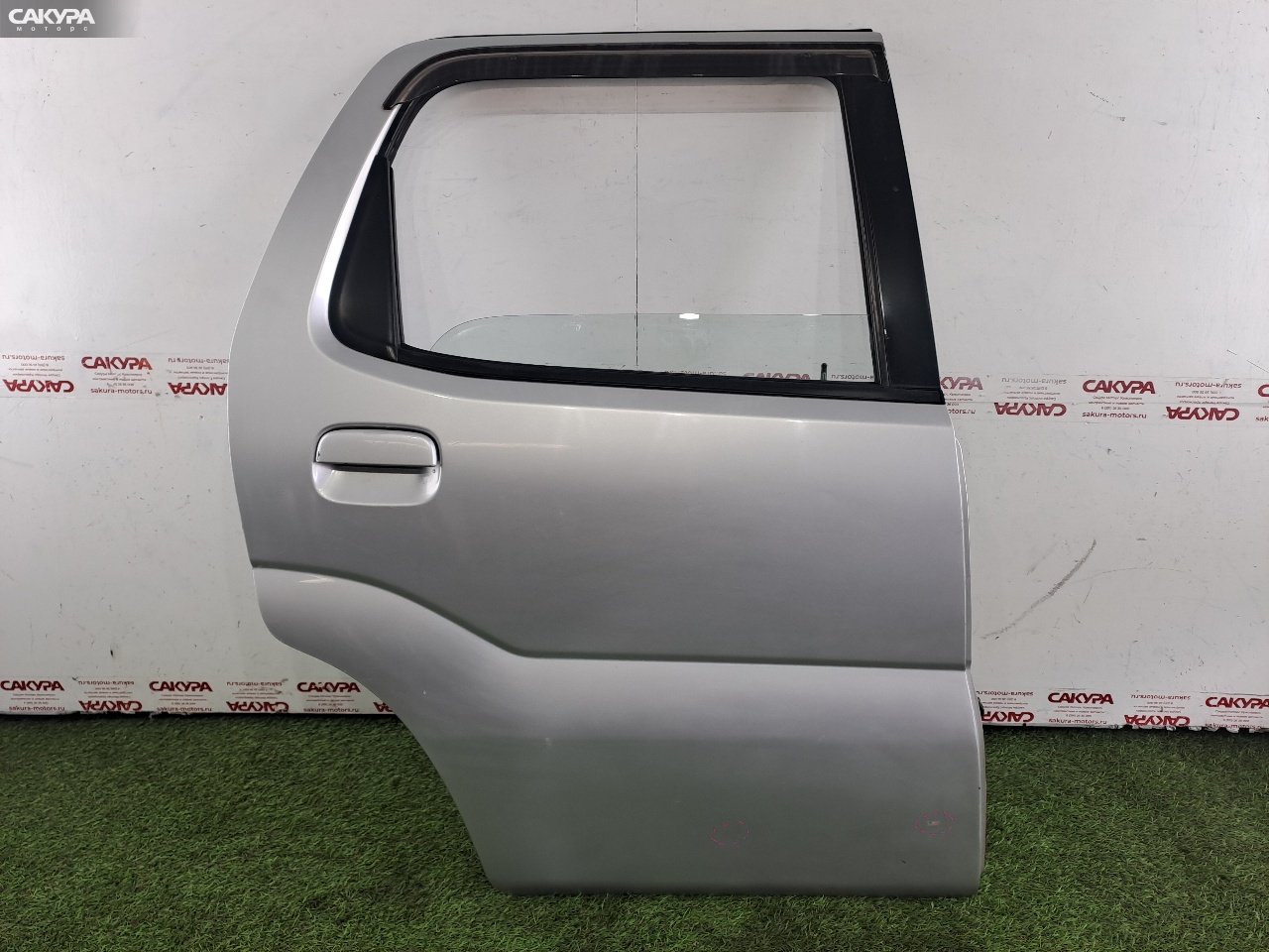 Дверь боковая задняя правая Suzuki Swift HT51S M13A: купить в Сакура Красноярск.