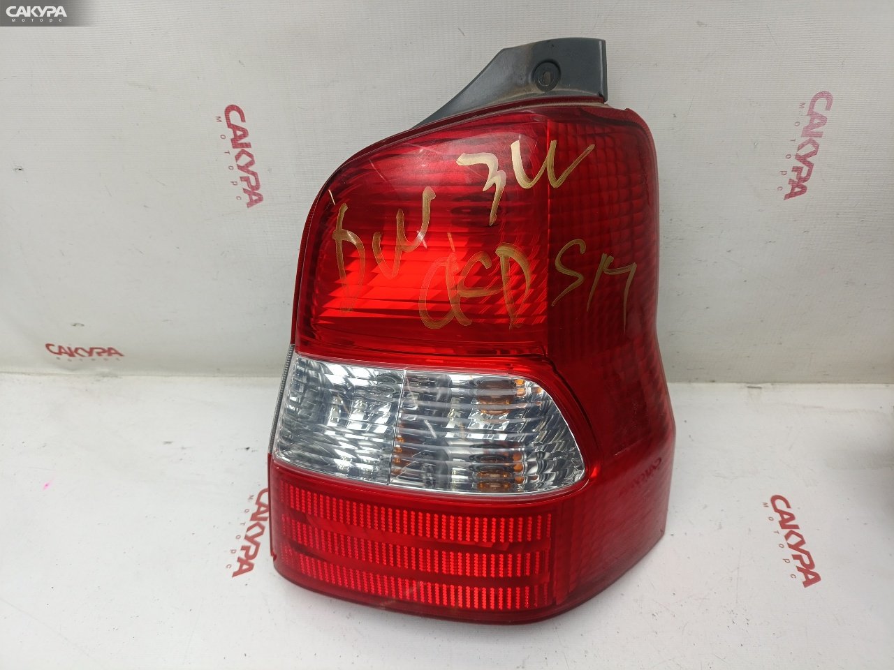 Фонарь стоп-сигнала правый Mazda Demio DW3W B3E 4902: купить в Сакура Красноярск.