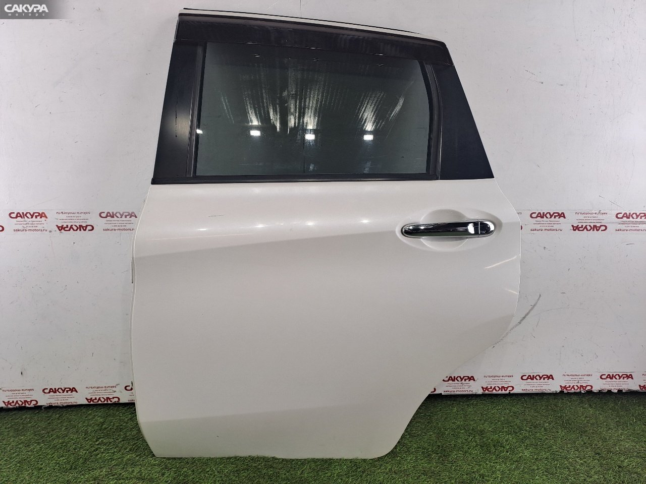 Дверь боковая задняя левая Nissan Note HE12 HR12DE: купить в Сакура Красноярск.