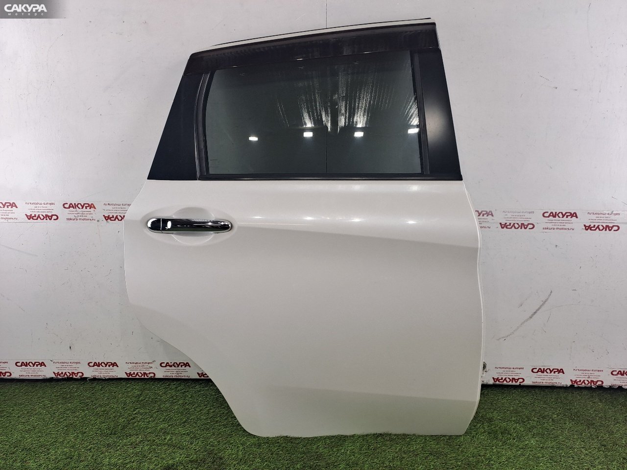 Дверь боковая задняя правая Nissan Note HE12 HR12DE: купить в Сакура Красноярск.