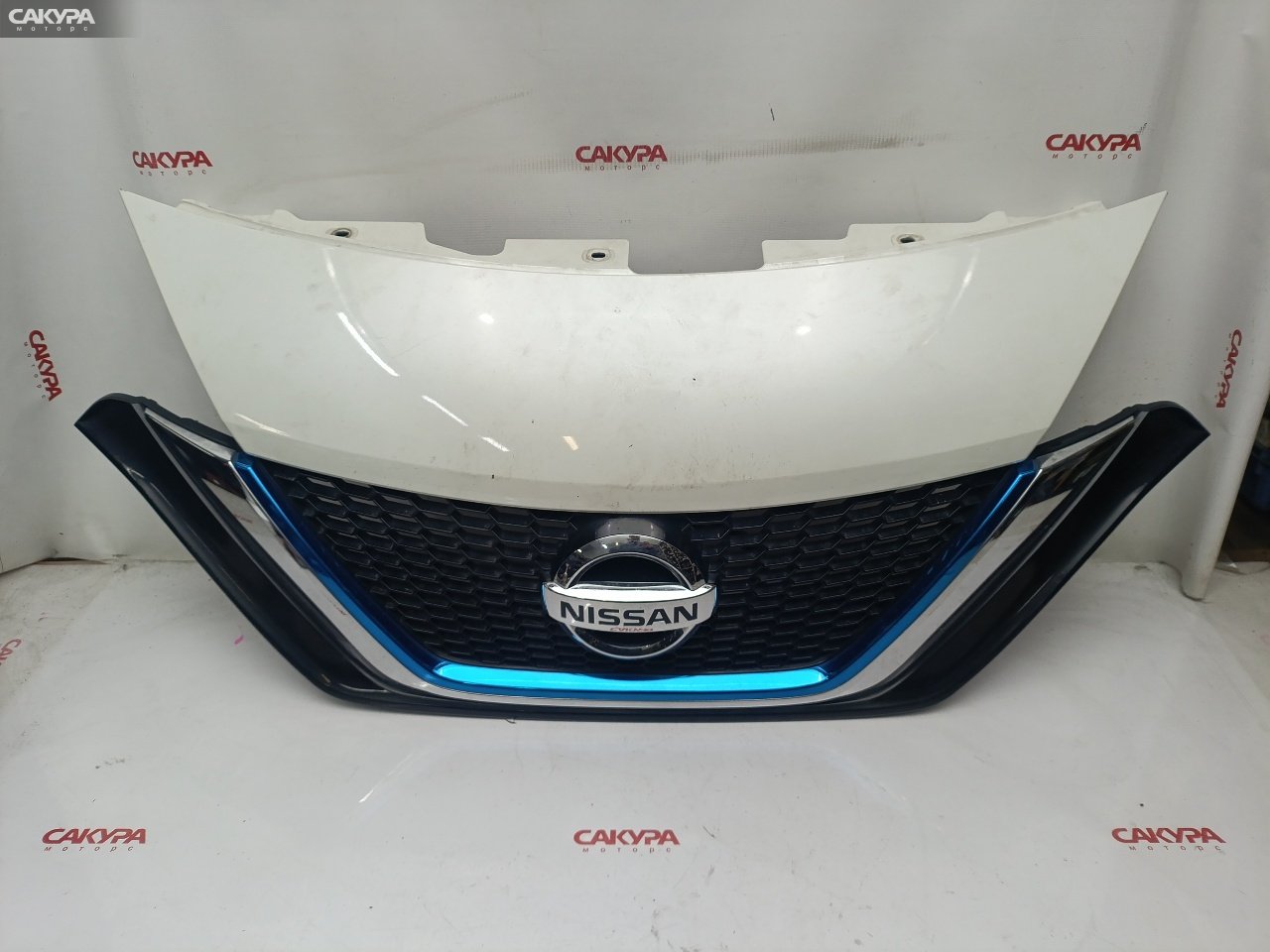 Решетка радиатора Nissan Note HE12 HR12DE: купить в Сакура Красноярск.