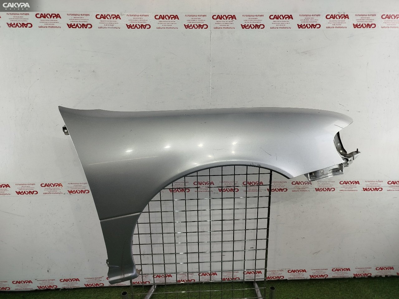 Крыло переднее правое Nissan Sunny FB14 GA15DE: купить в Сакура Красноярск.