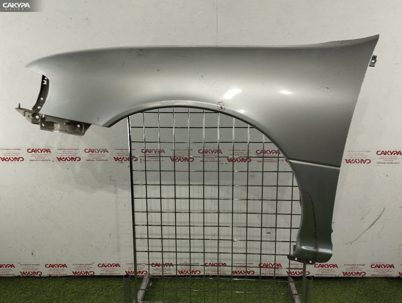 Крыло переднее левое Nissan Sunny FB14 GA15DE: купить в Сакура Красноярск.