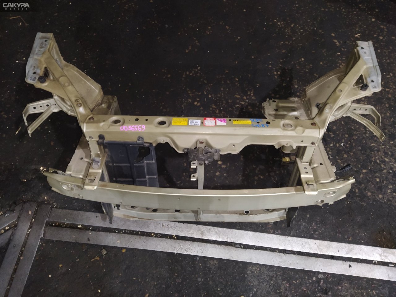 Рамка радиатора Toyota Platz SCP11 1SZ-FE: купить в Сакура Красноярск.
