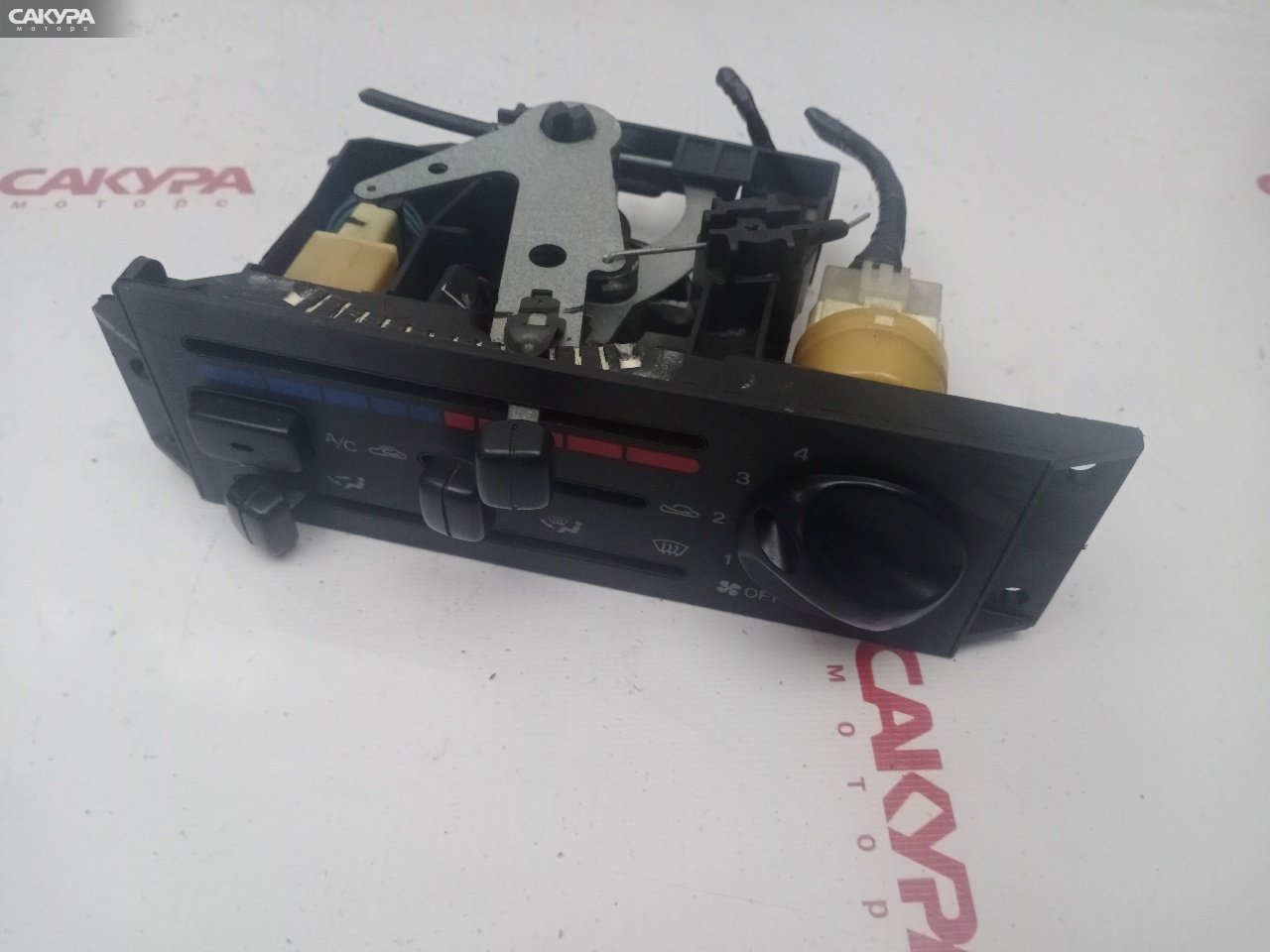 Блок управления климат-контролем Mazda Demio DW5W B5-ME: купить в Сакура Красноярск.