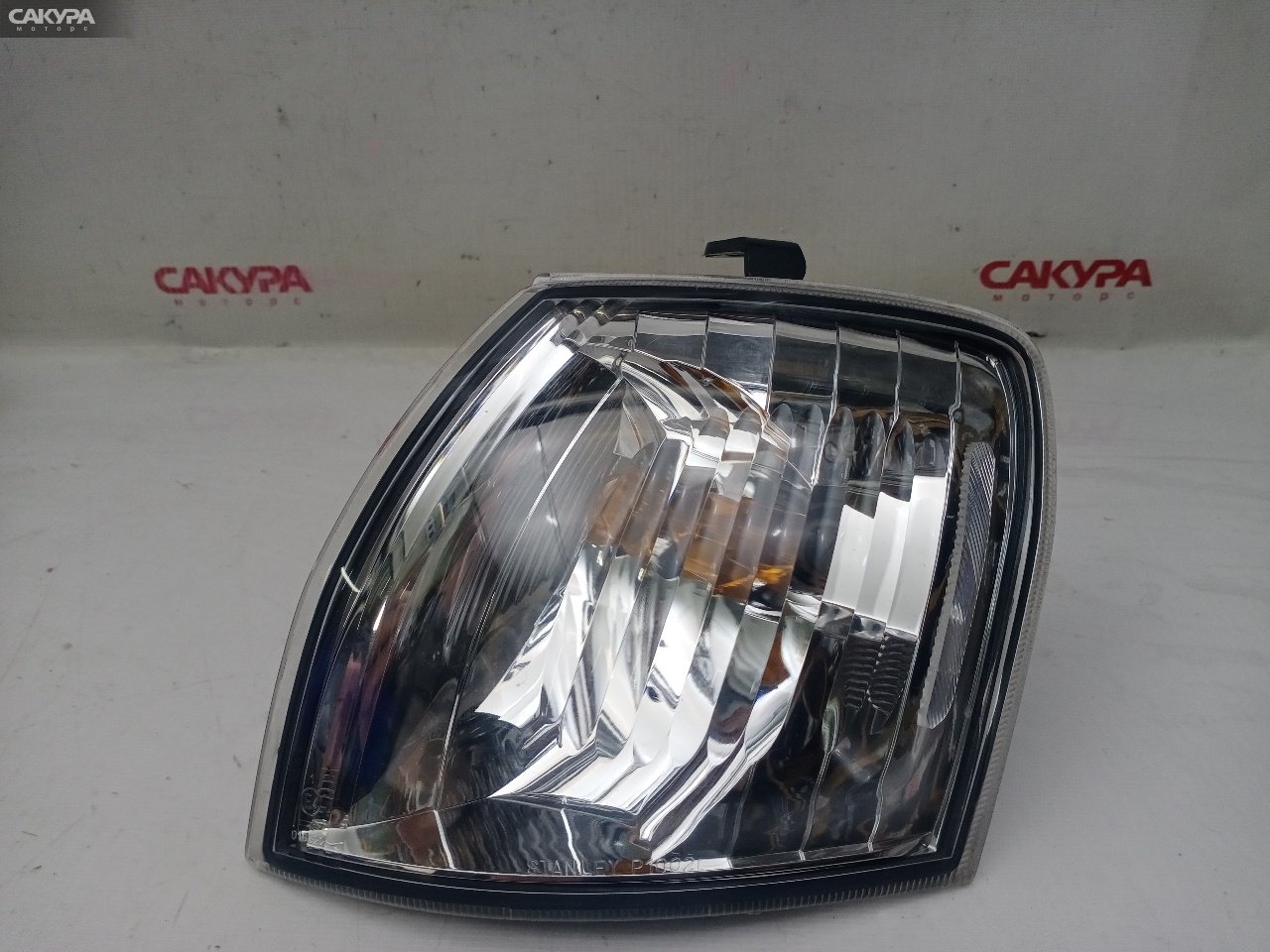 Габарит левый Mazda Demio DW3W B3E P1002: купить в Сакура Красноярск.