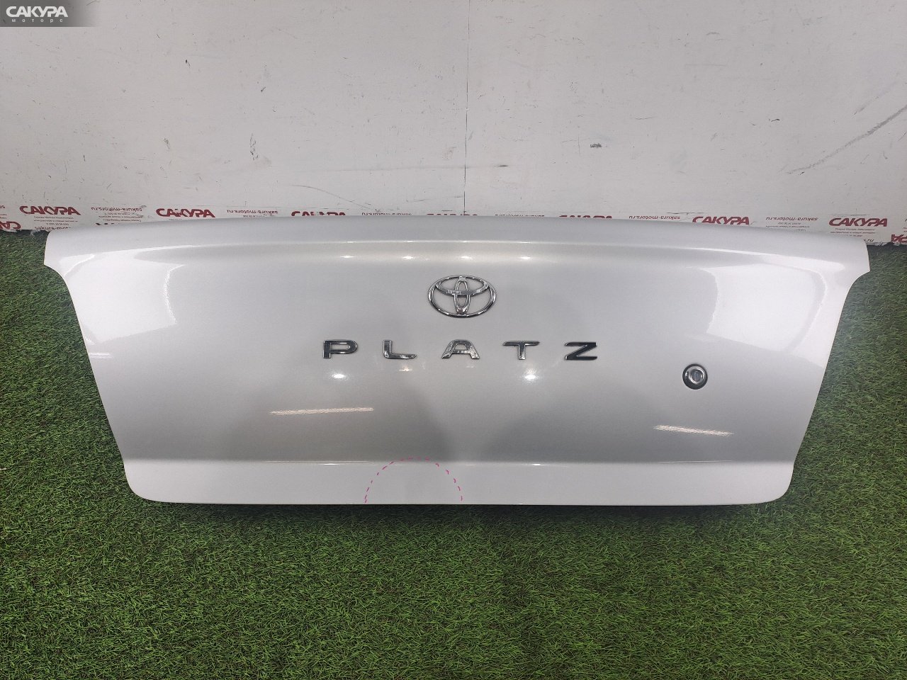Крышка багажника Toyota Platz SCP11 1SZ-FE: купить в Сакура Красноярск.