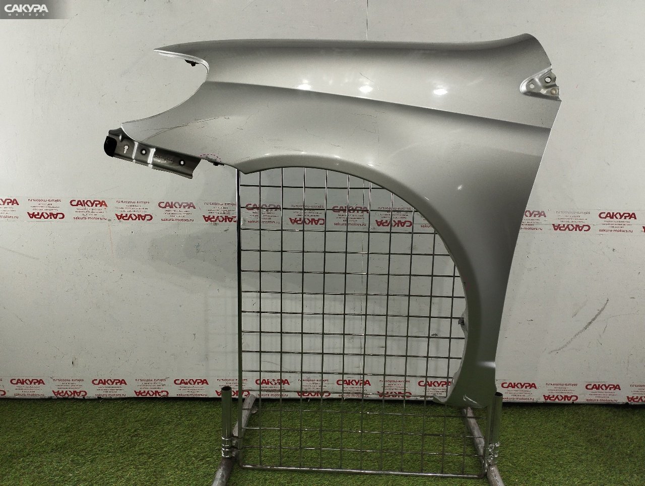 Крыло переднее левое Toyota Platz SCP11 1SZ-FE: купить в Сакура Красноярск.