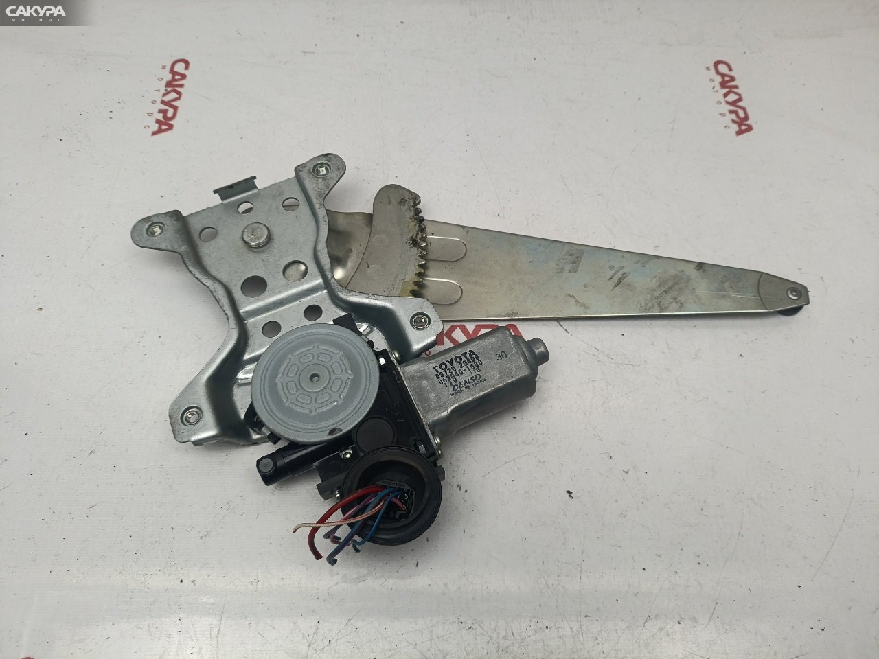 Стеклоподъемник задний правый Toyota Corolla Spacio NZE121N 1NZ-FE: купить в Сакура Красноярск.