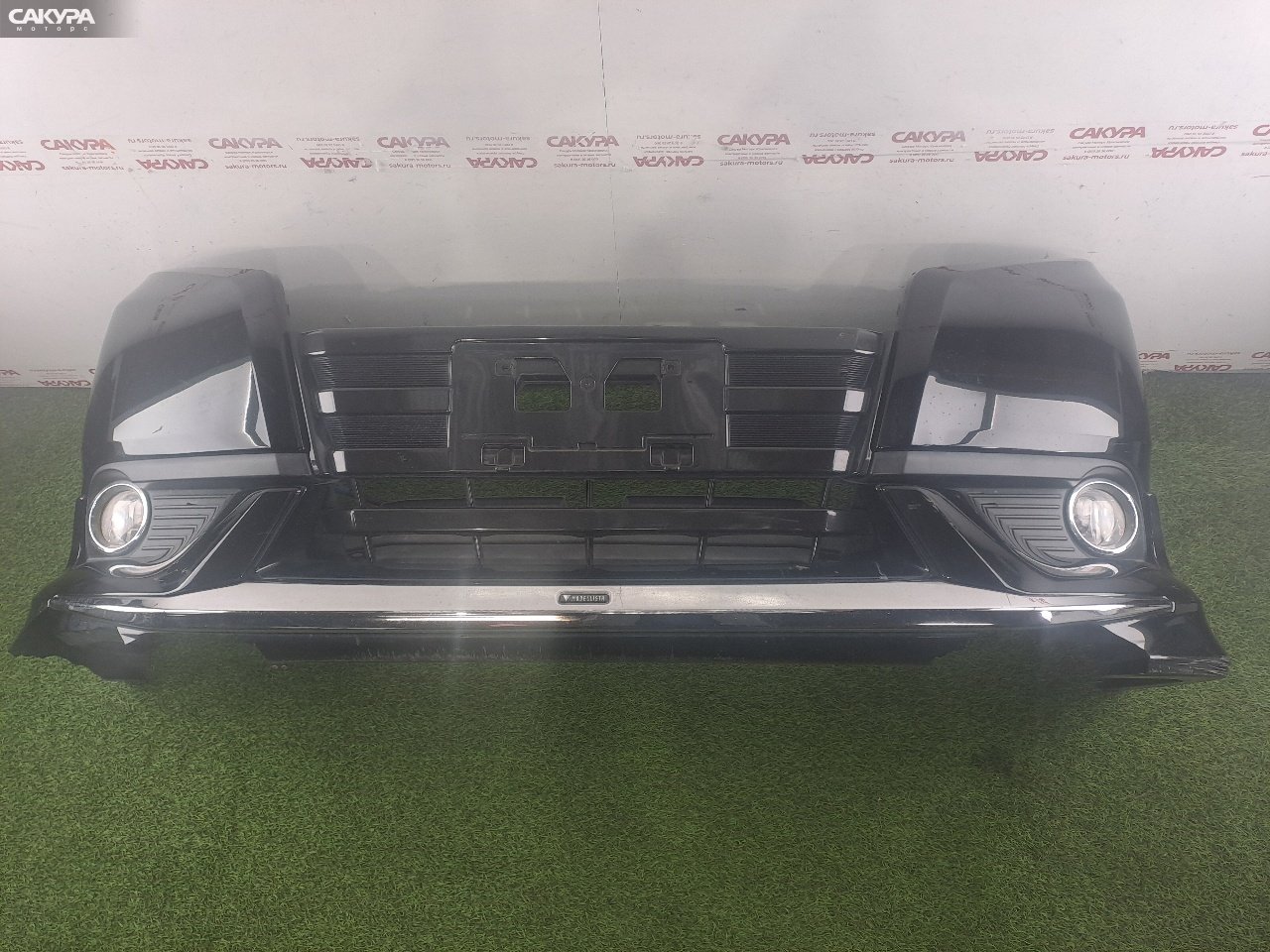 Бампер передний Toyota Noah ZWR80 2ZR-FXE A2A4Y3Y3Y3Y1: купить в Сакура Красноярск.