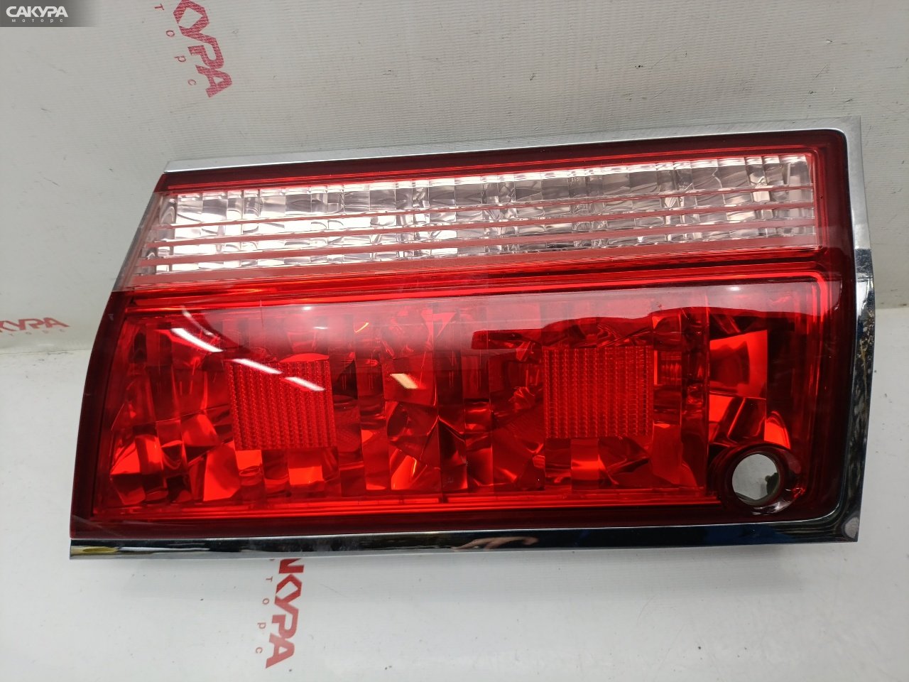Фонарь вставка багажника правый Toyota Crown JZS173 1JZ-GE 30-293: купить в Сакура Красноярск.