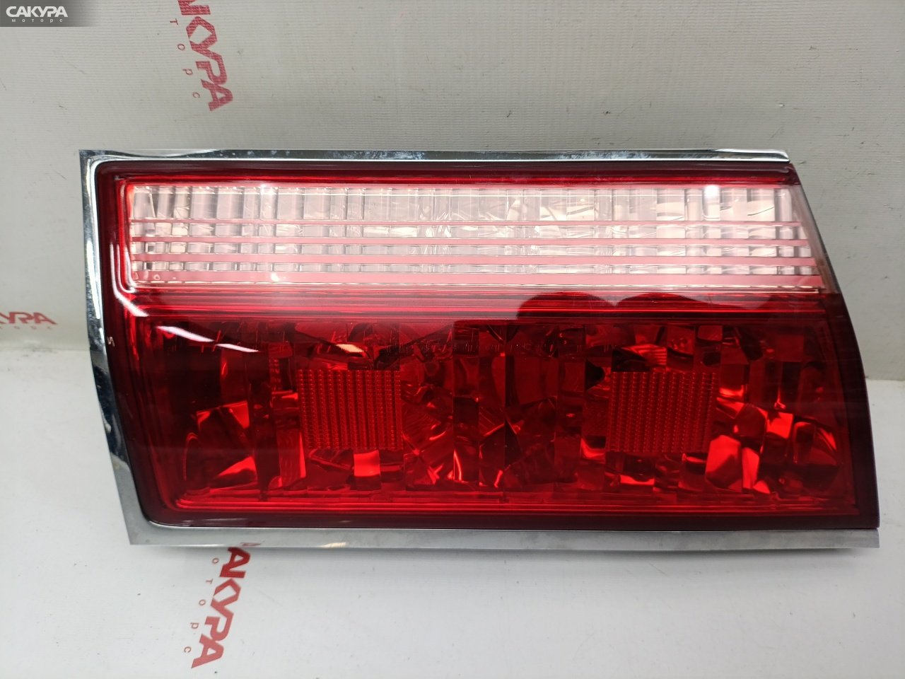 Фонарь вставка багажника левый Toyota Crown JZS173 1JZ-GE 30-293: купить в Сакура Красноярск.