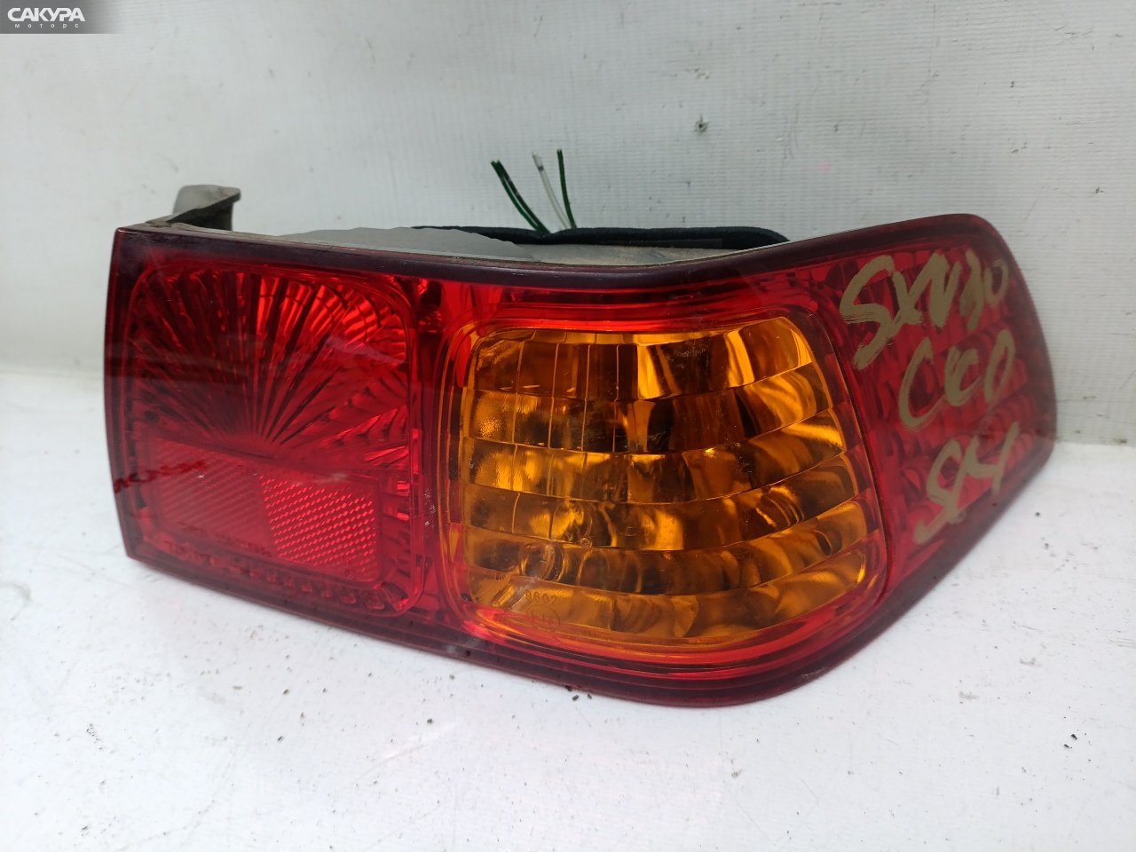 Фонарь стоп-сигнала правый Toyota Camry Gracia SXV20 5S-FE 33-49: купить в Сакура Красноярск.