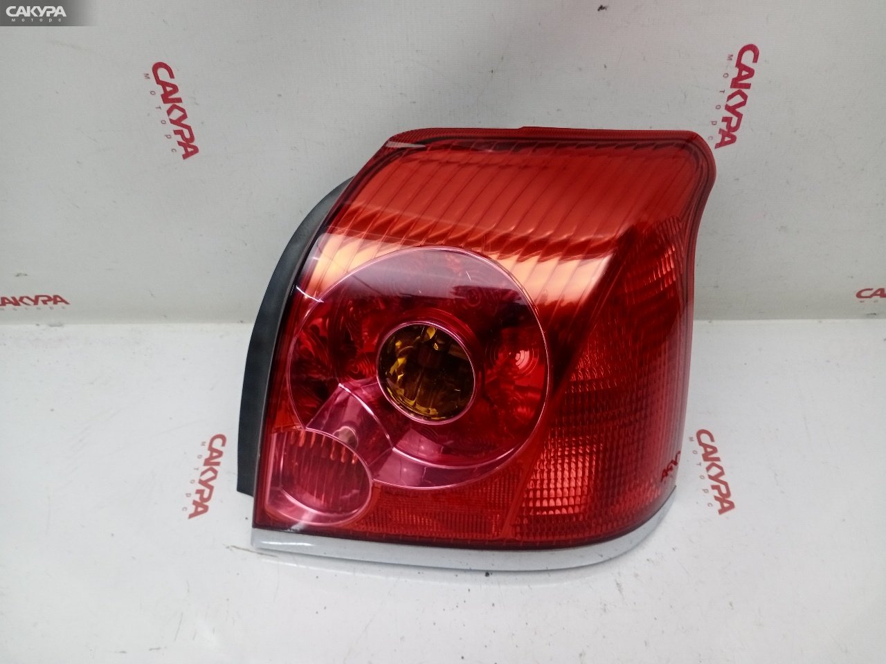 Фонарь стоп-сигнала правый Toyota Avensis AZT250 1AZ-FSE 05-45: купить в Сакура Красноярск.