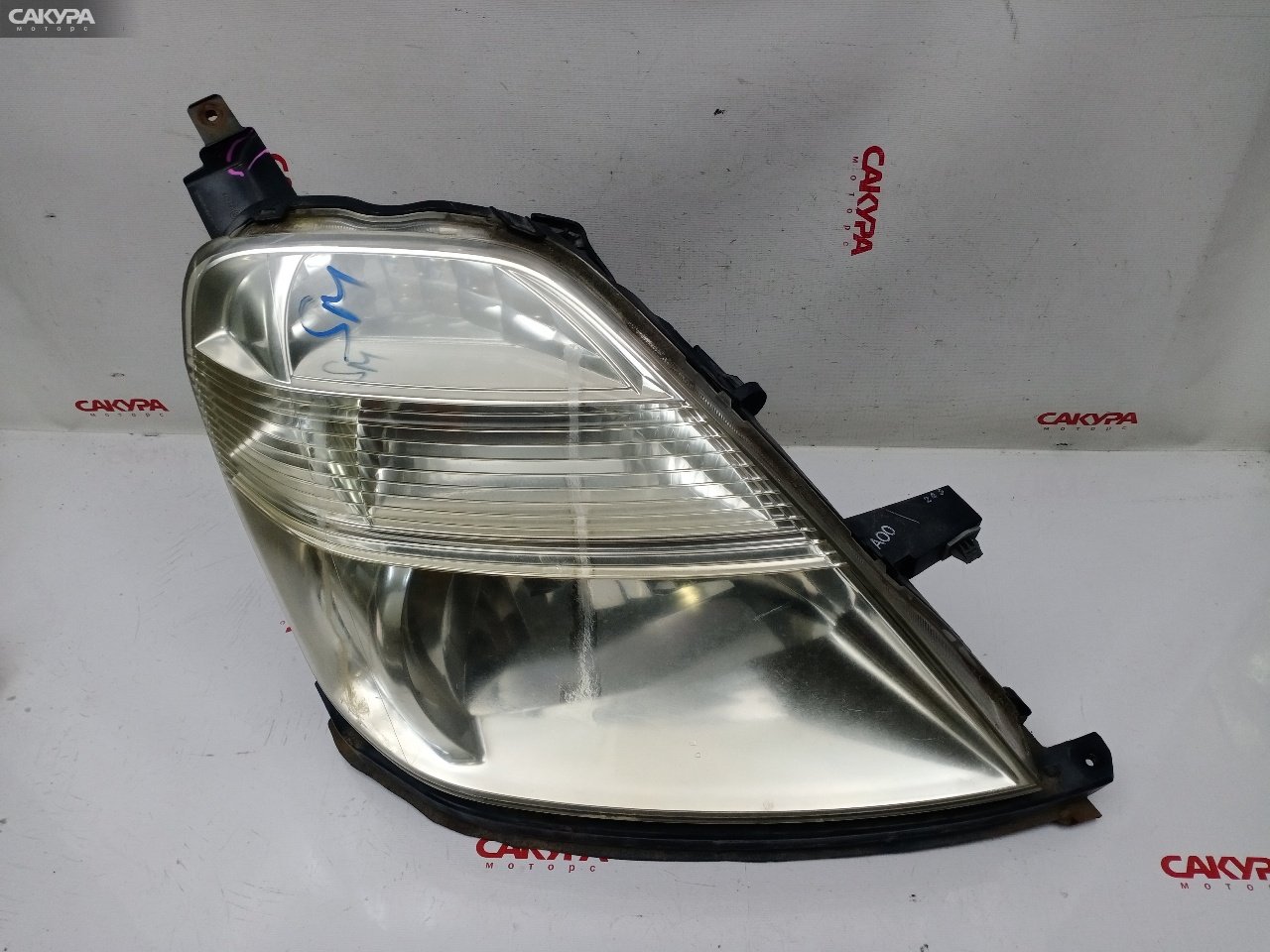 Фара правая Honda Stream RN1 D17A 100-22360: купить в Сакура Красноярск.