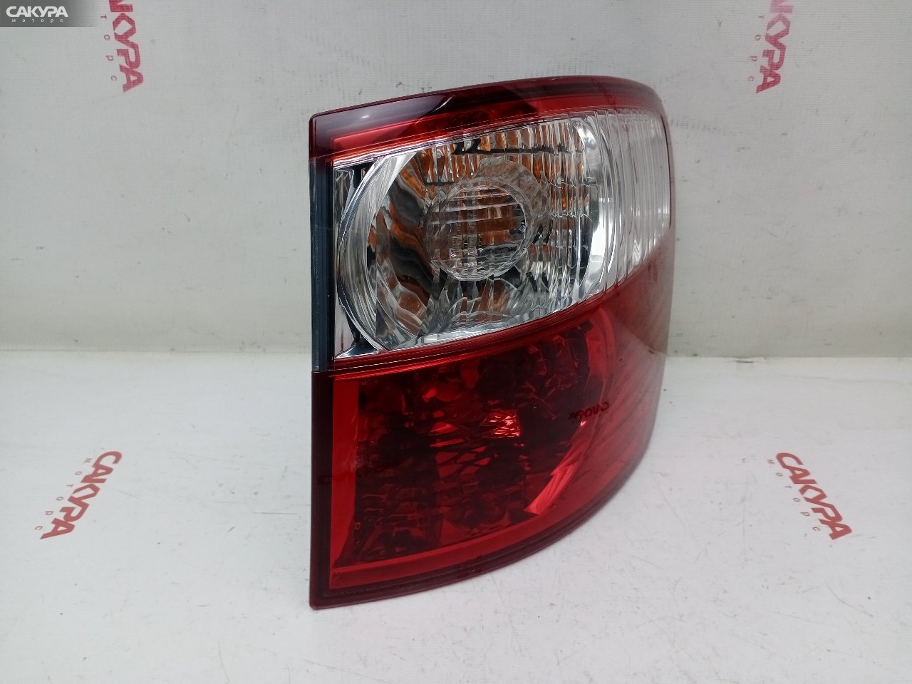 Фонарь стоп-сигнала правый Toyota Ipsum ACM21W 2AZ-FE 44-57: купить в Сакура Красноярск.