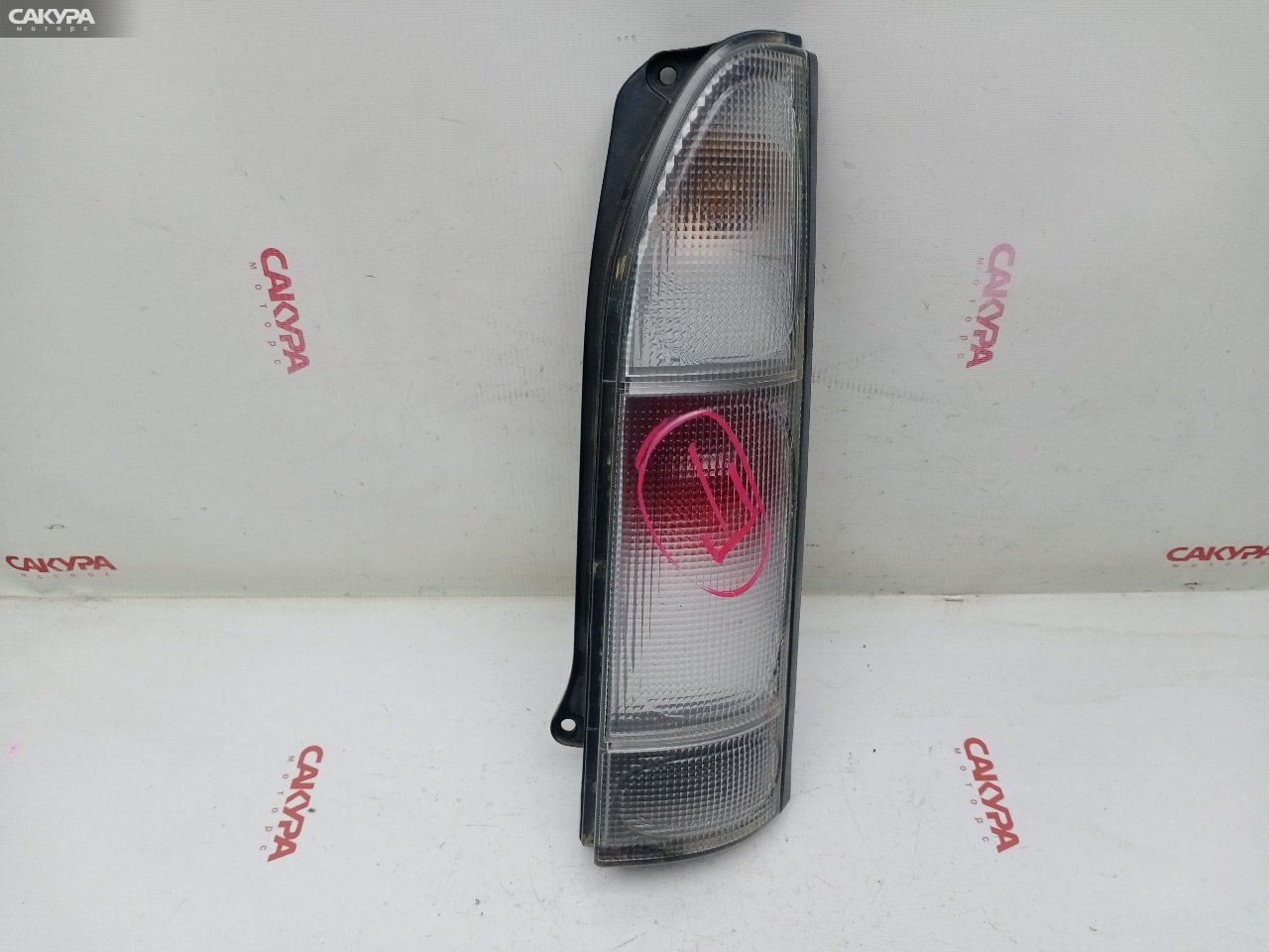 Фонарь стоп-сигнала правый Daihatsu Atrai S220G EF-DET 220-51686: купить в Сакура Красноярск.