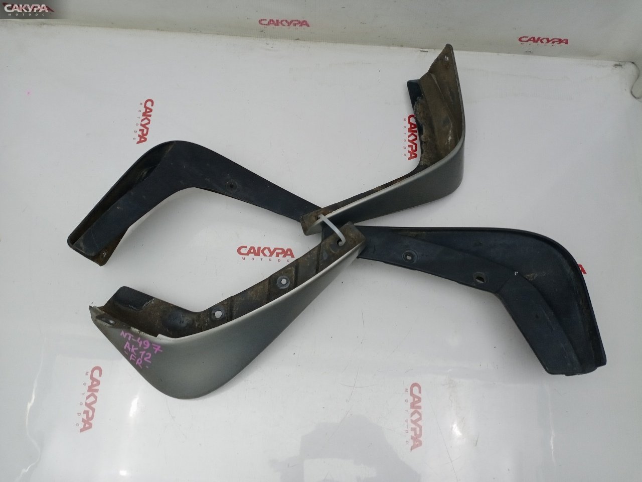 Брызговик Nissan March AK12 CR12DE: купить в Сакура Красноярск.