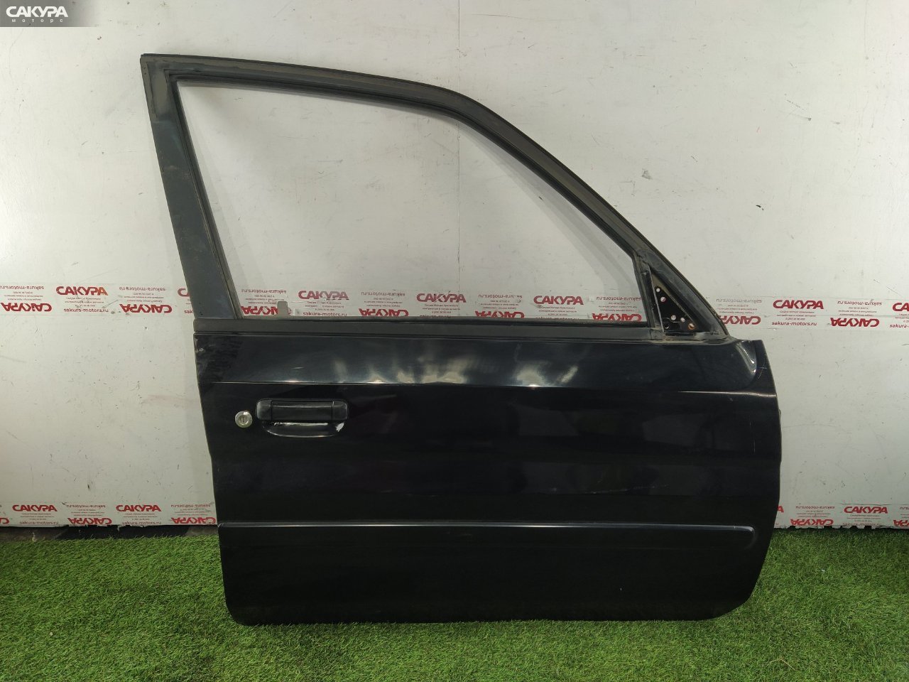Дверь боковая передняя правая Mazda Demio DW5W B5-E: купить в Сакура Красноярск.