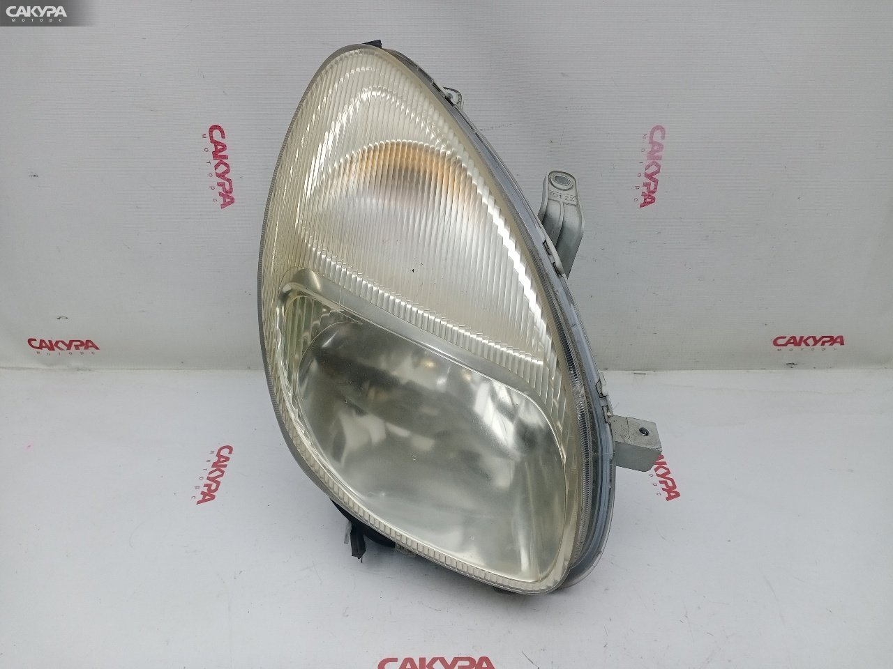 Фара правая Toyota Duet M111A K3-VE2 R7368: купить в Сакура Красноярск.