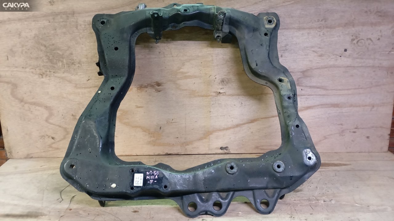 Балка поперечная передняя Toyota Duet M111A K3-VE2: купить в Сакура Красноярск.