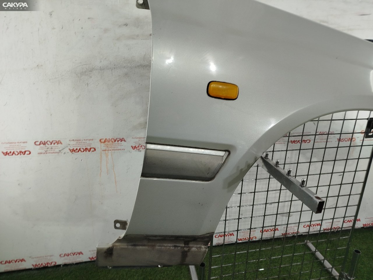 Крыло переднее правое Nissan Stagea WGC34 RB25DE: купить в Сакура Красноярск.