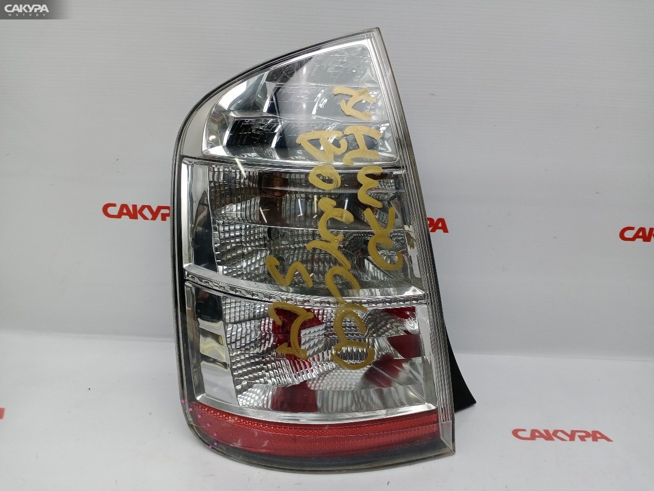 Фонарь стоп-сигнала левый Toyota Prius NHW20 1NZ-FXE 47-13: купить в Сакура Красноярск.