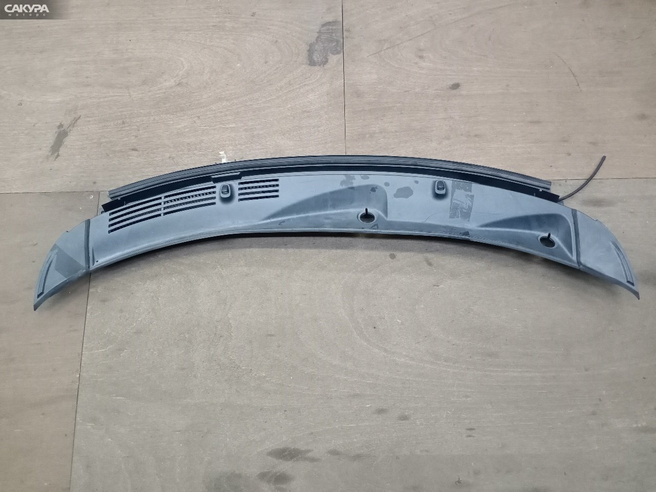 Решетка под лобовое стекло Daihatsu Boon M700S 1KR-FE: купить в Сакура Красноярск.