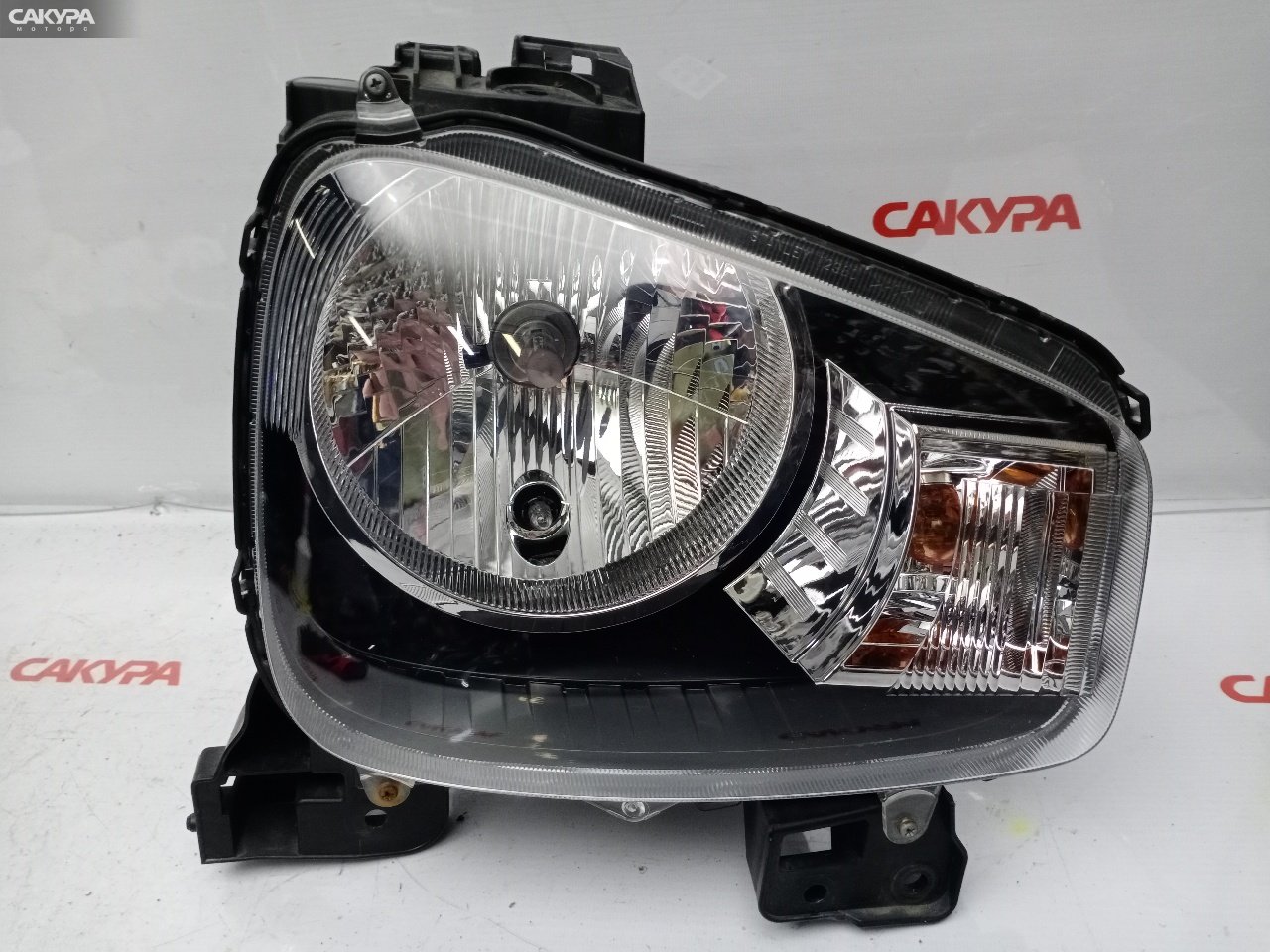 Фара левая Suzuki Alto HA36S R06A W2380: купить в Сакура Красноярск.