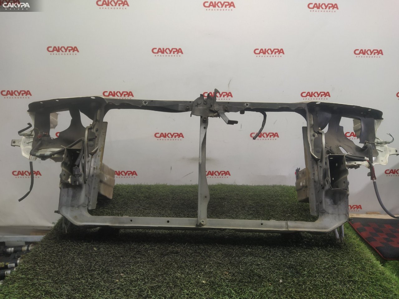 Рамка радиатора Toyota Chaser GX100 1G-FE: купить в Сакура Красноярск.