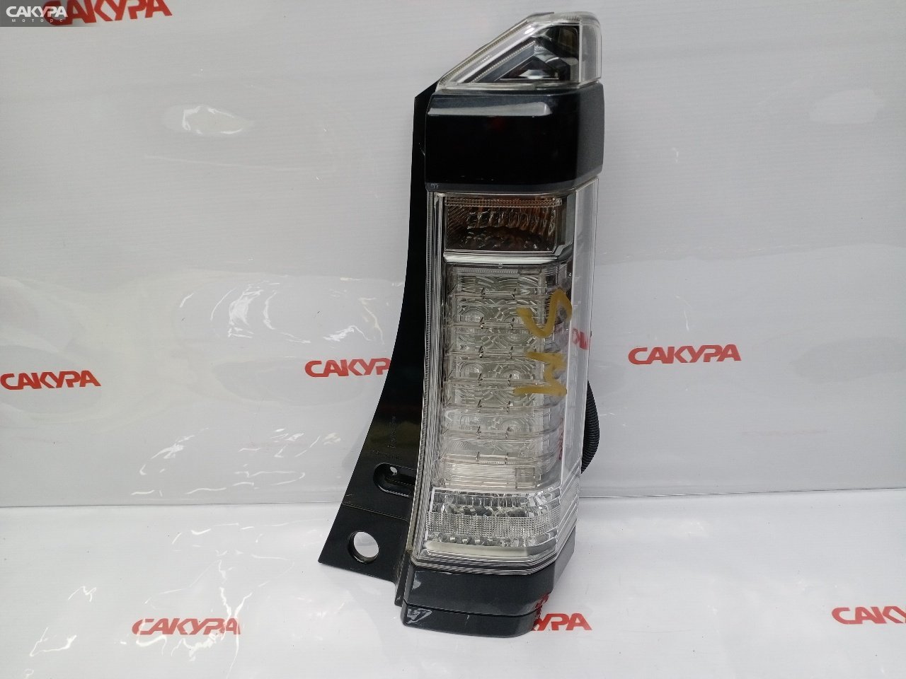Фонарь стоп-сигнала правый Honda N-BOX CUSTOM JF1 S07A D106: купить в Сакура Красноярск.