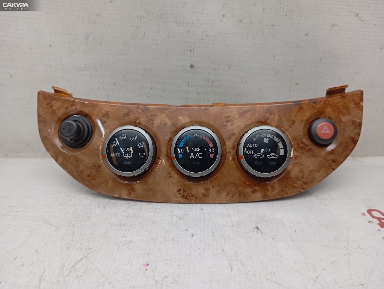 Блок управления климат-контролем Nissan Serena TC24 QR20DE: купить в Сакура Красноярск.